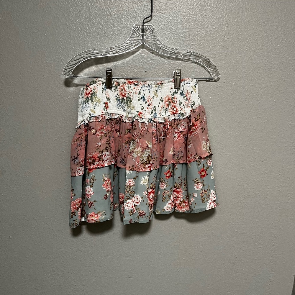FLORAL MINI SKIRT!